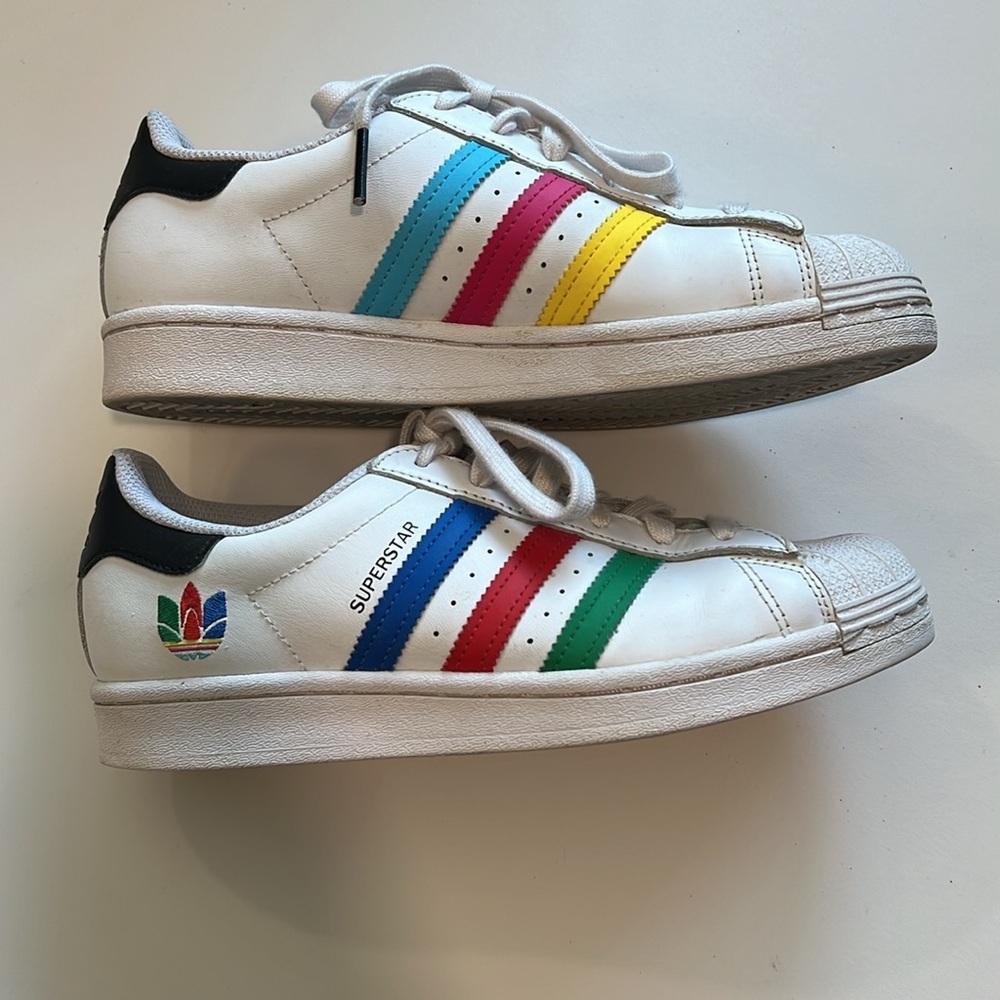 Adidas - men’s 6, rainbow stripe superstar - Picture 2 of 8
